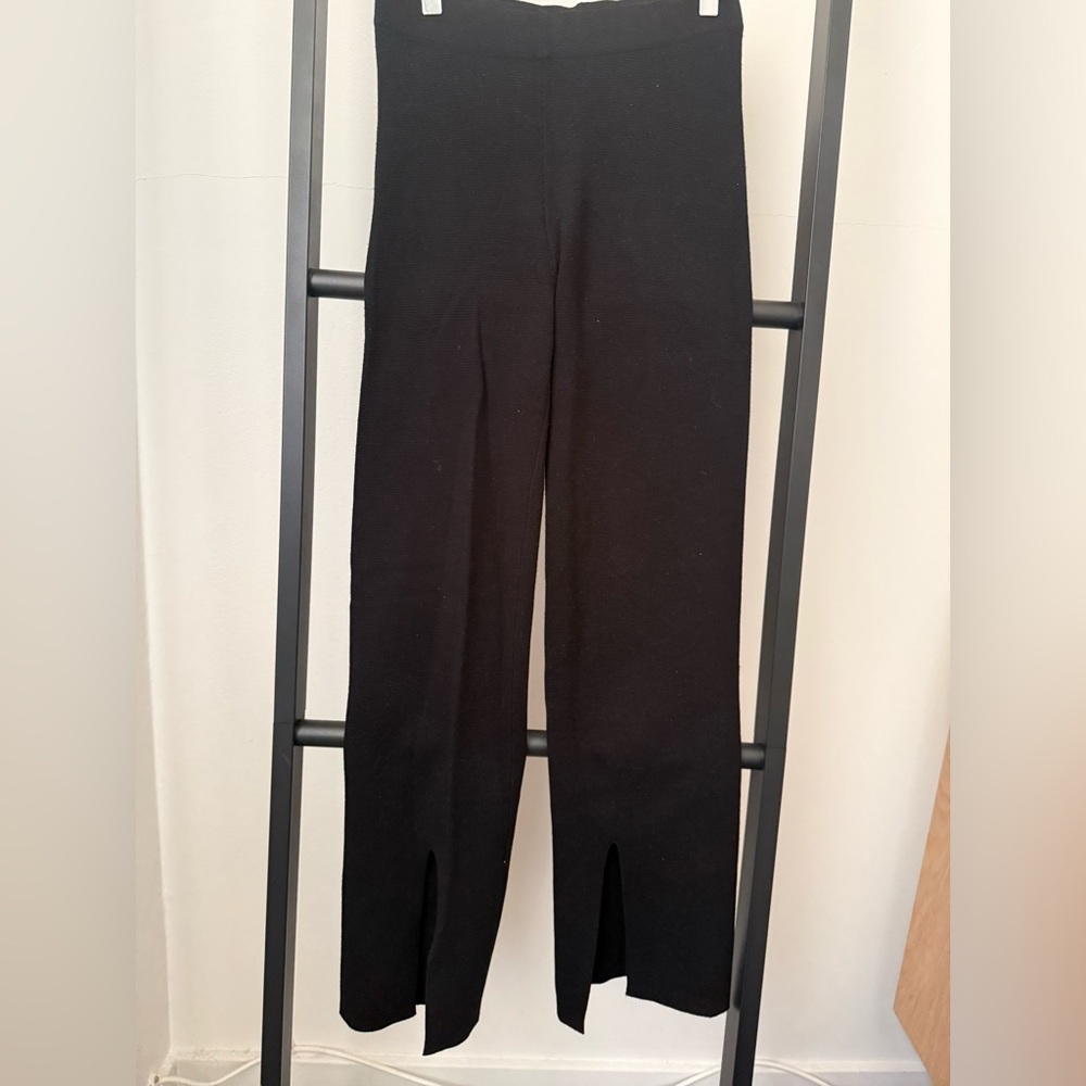 Zara High Rise Black Knit Leggings with Front Leg Slits size small